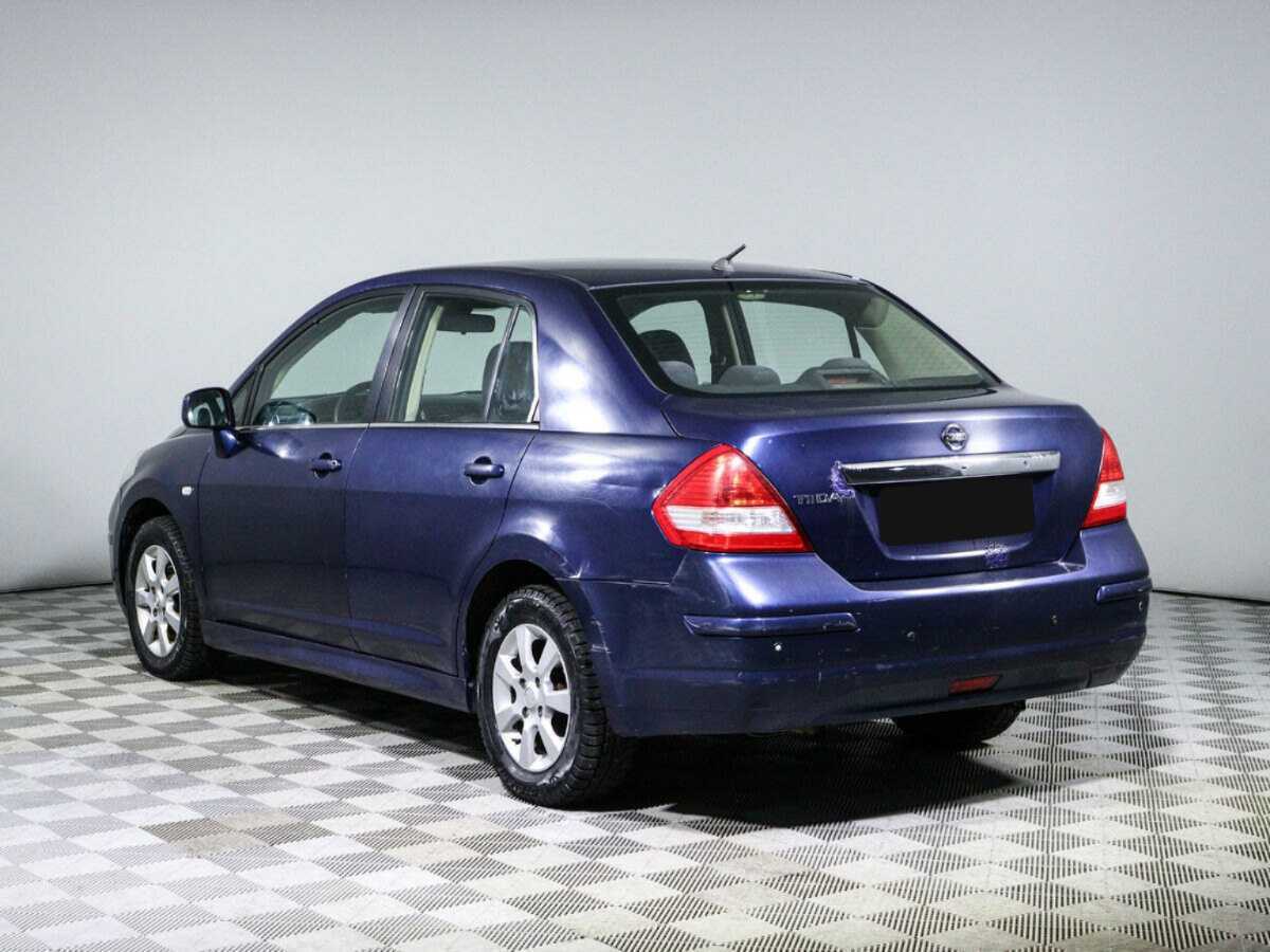 Nissan Tiida с пробегом — 2011 год. Фото: #6