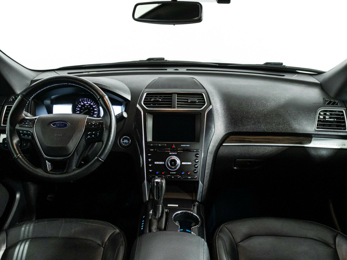 Ford Explorer с пробегом — 2018 год. Фото: #10