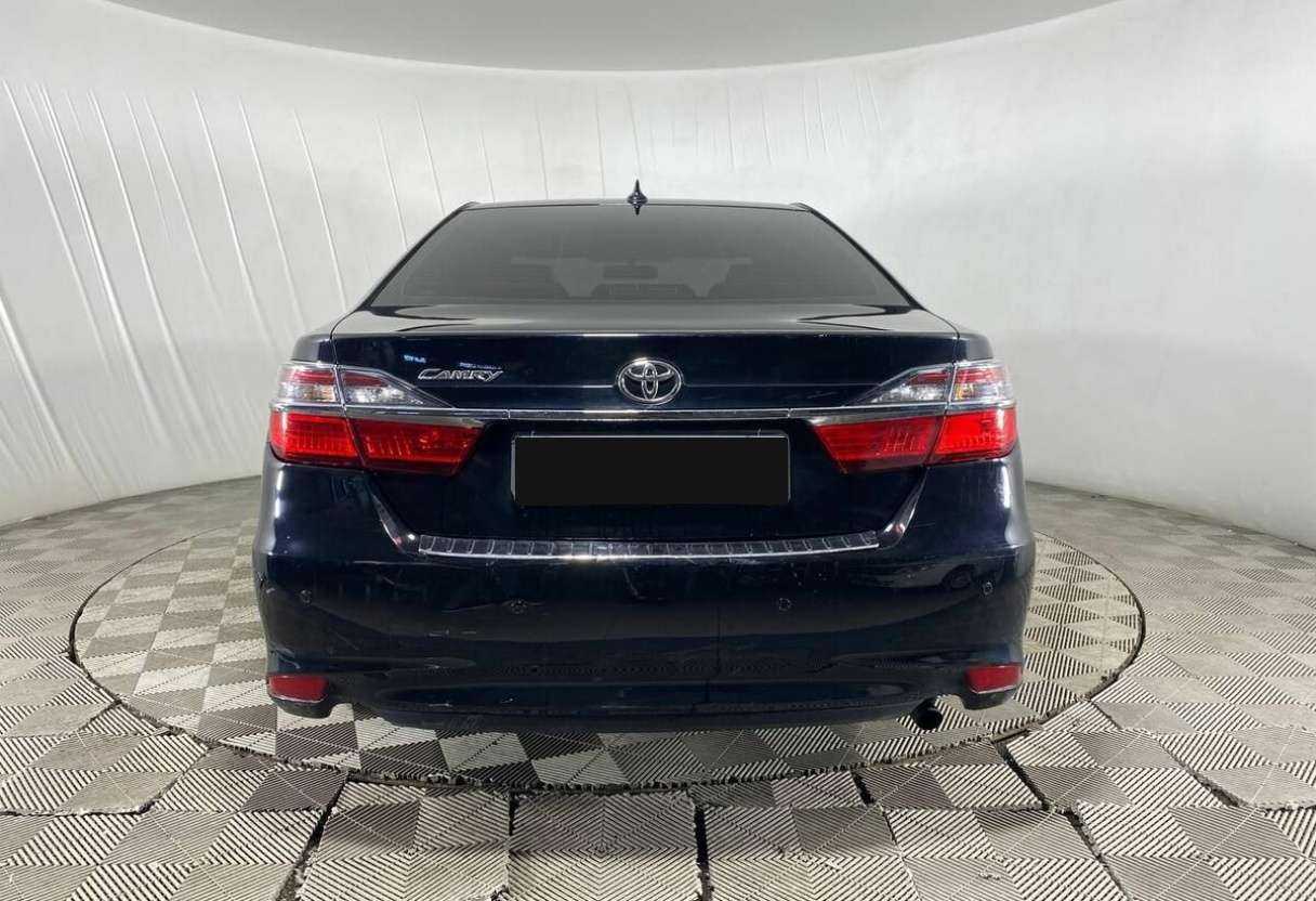 Toyota Camry с пробегом — 2017 год. Фото: #5