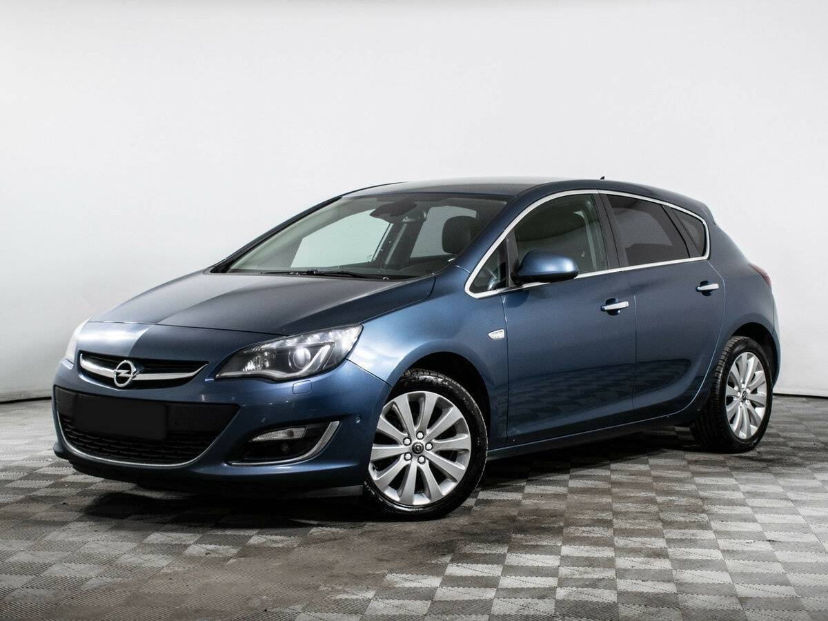 Opel Astra с пробегом — 2013 год. Фото: #0