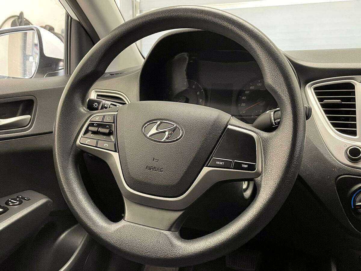 Hyundai Solaris с пробегом — 2020 год. Фото: #9
