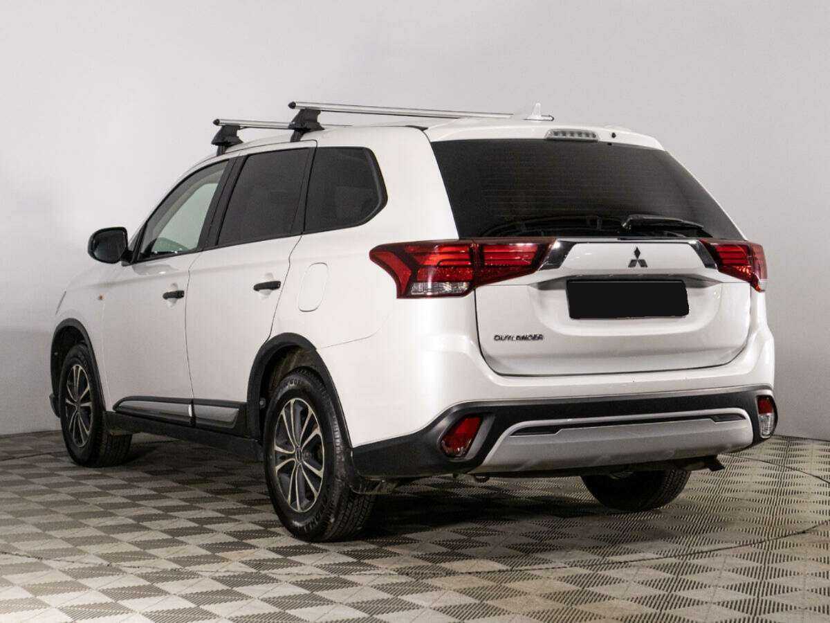 Mitsubishi Outlander с пробегом — 2020 год. Фото: #6