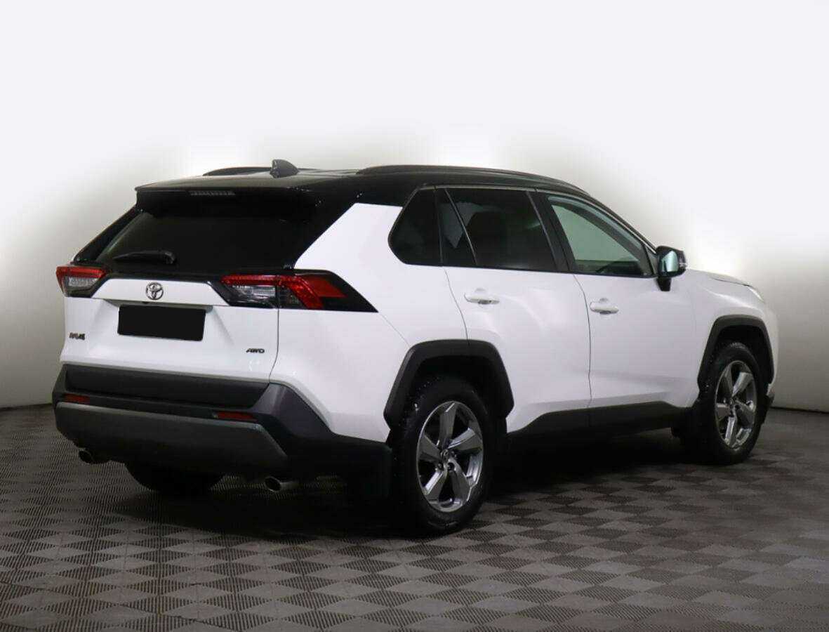 Toyota RAV4 с пробегом — 2020 год. Фото: #3