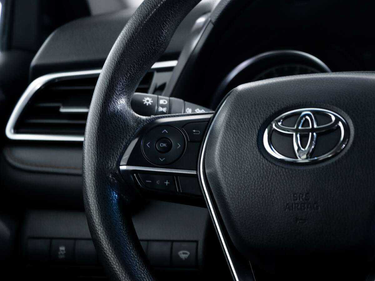 Toyota Camry с пробегом — 2019 год. Фото: #9