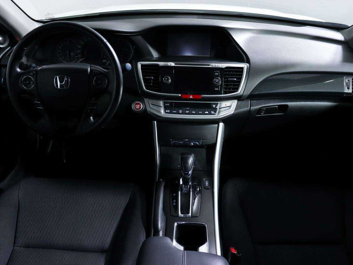 Honda Accord с пробегом — 2013 год. Фото: #8