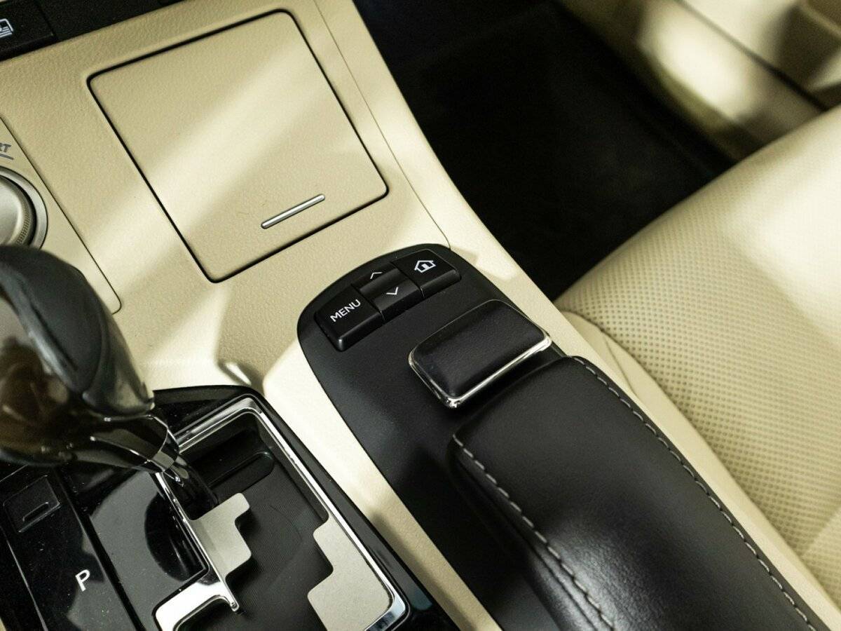 Lexus ES с пробегом — 2014 год. Фото: #19