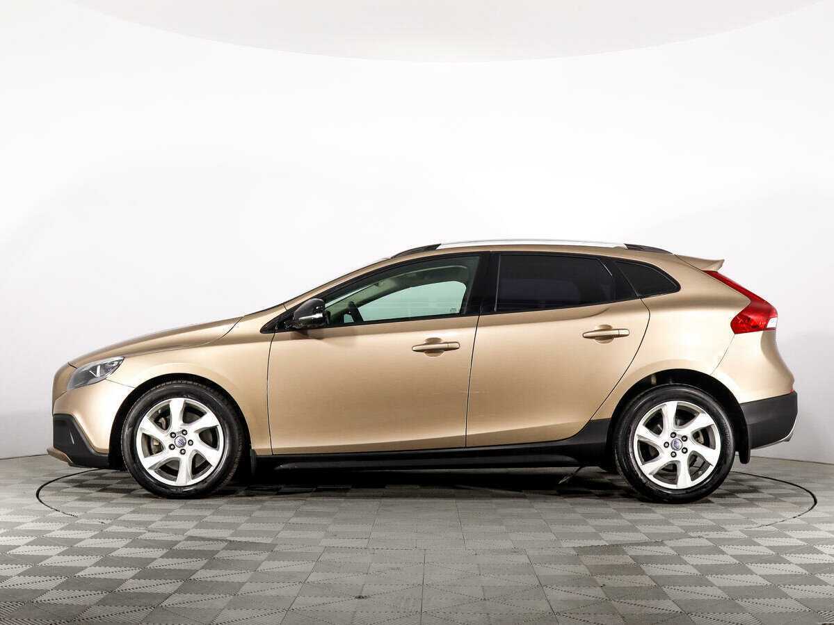 Volvo V40 Cross Country с пробегом — 2014 год. Фото: #7