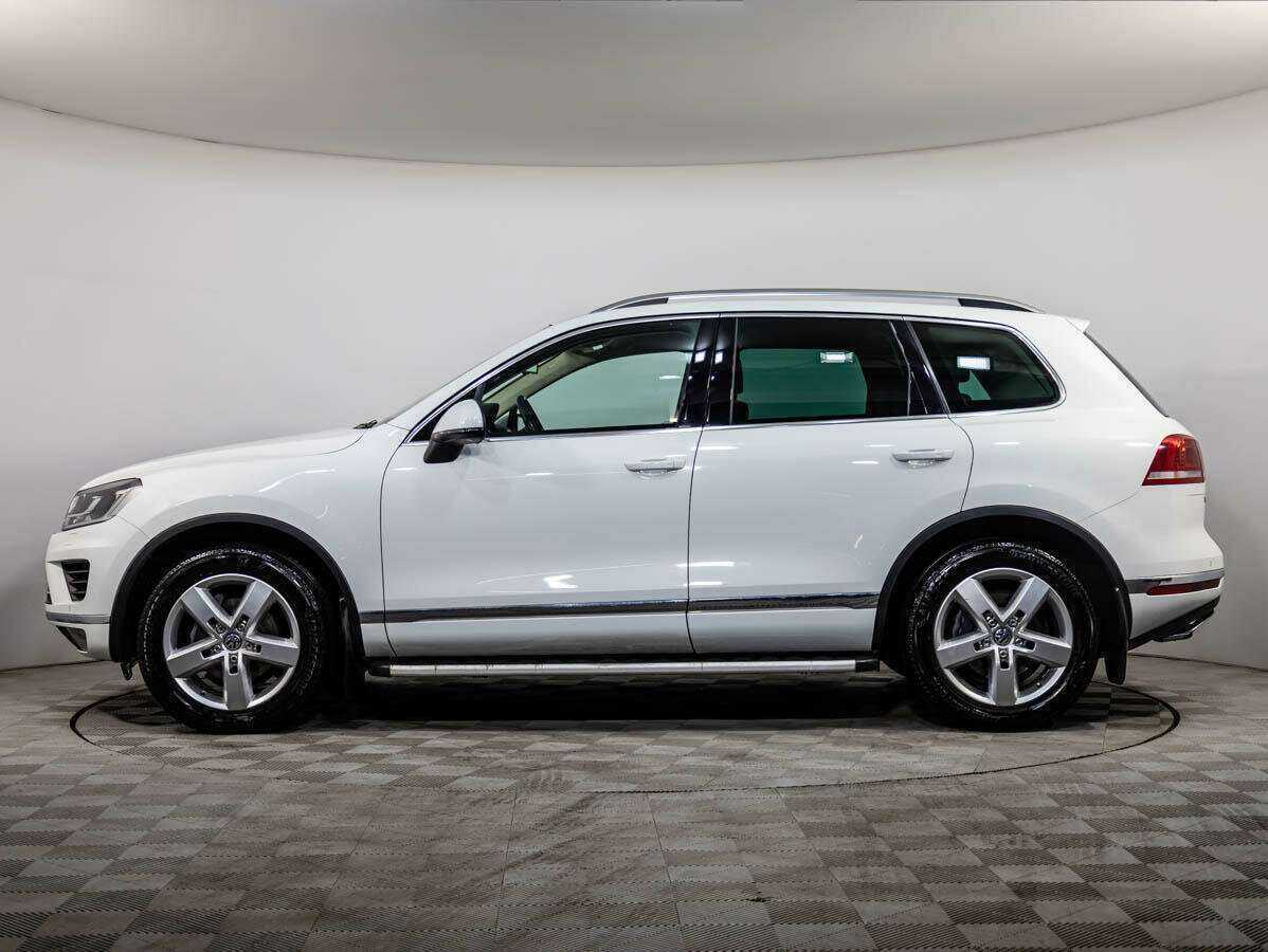 Volkswagen Touareg с пробегом — 2015 год. Фото: #6