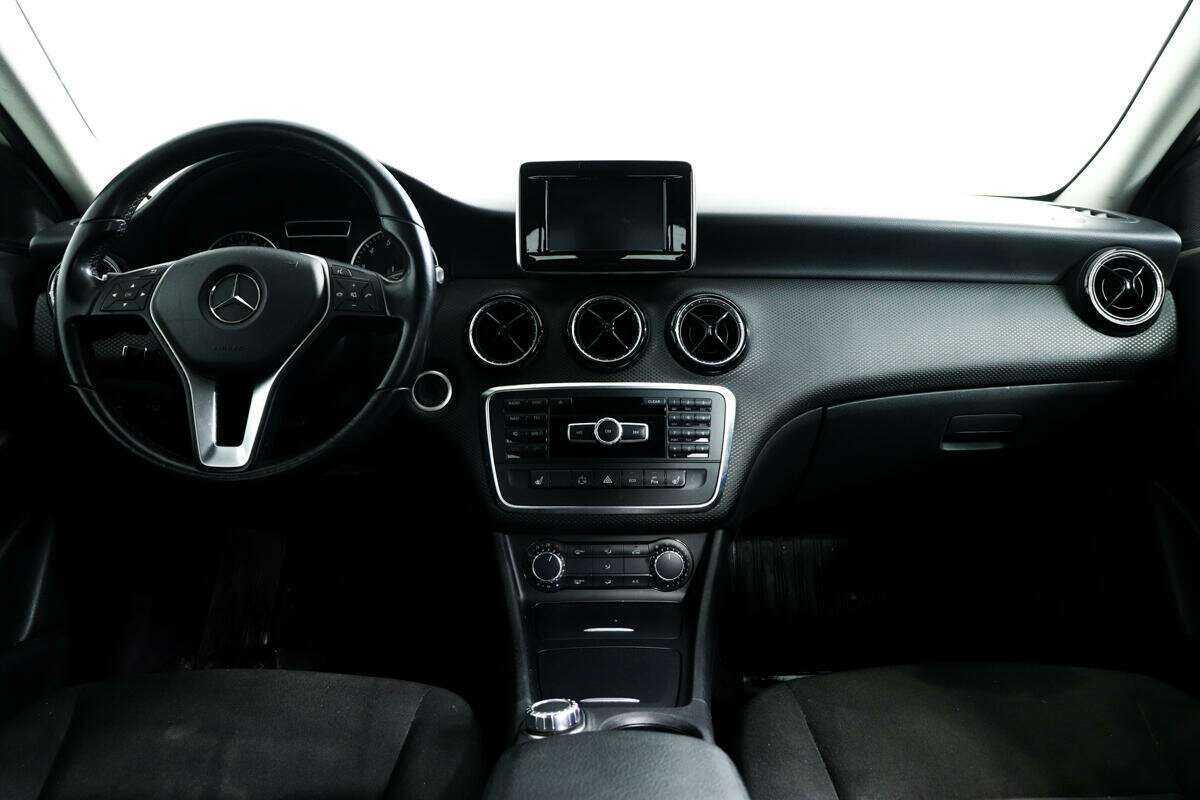 Mercedes-Benz A-Класс с пробегом — 2014 год. Фото: #10