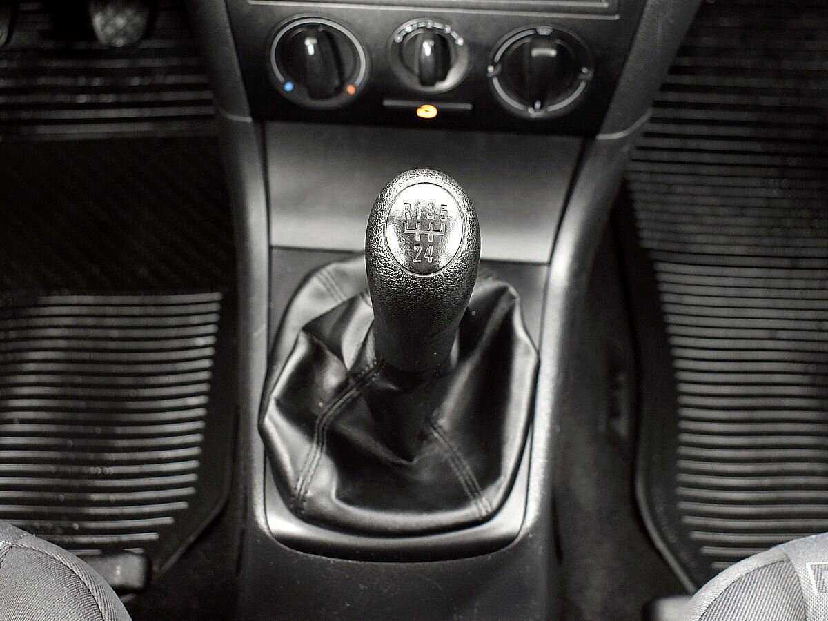 Skoda Octavia с пробегом — 2007 год. Фото: #13