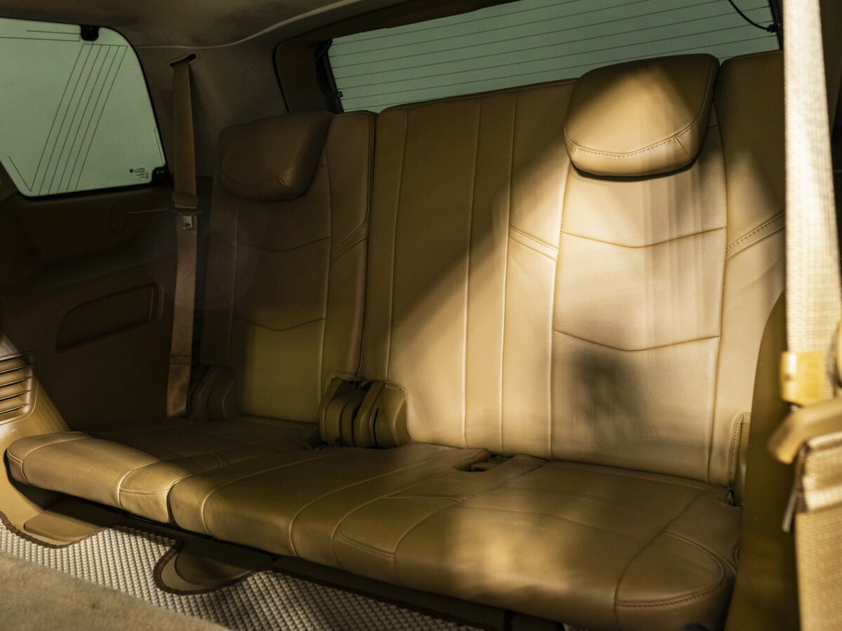 Cadillac Escalade с пробегом — 2015 год. Фото: #13