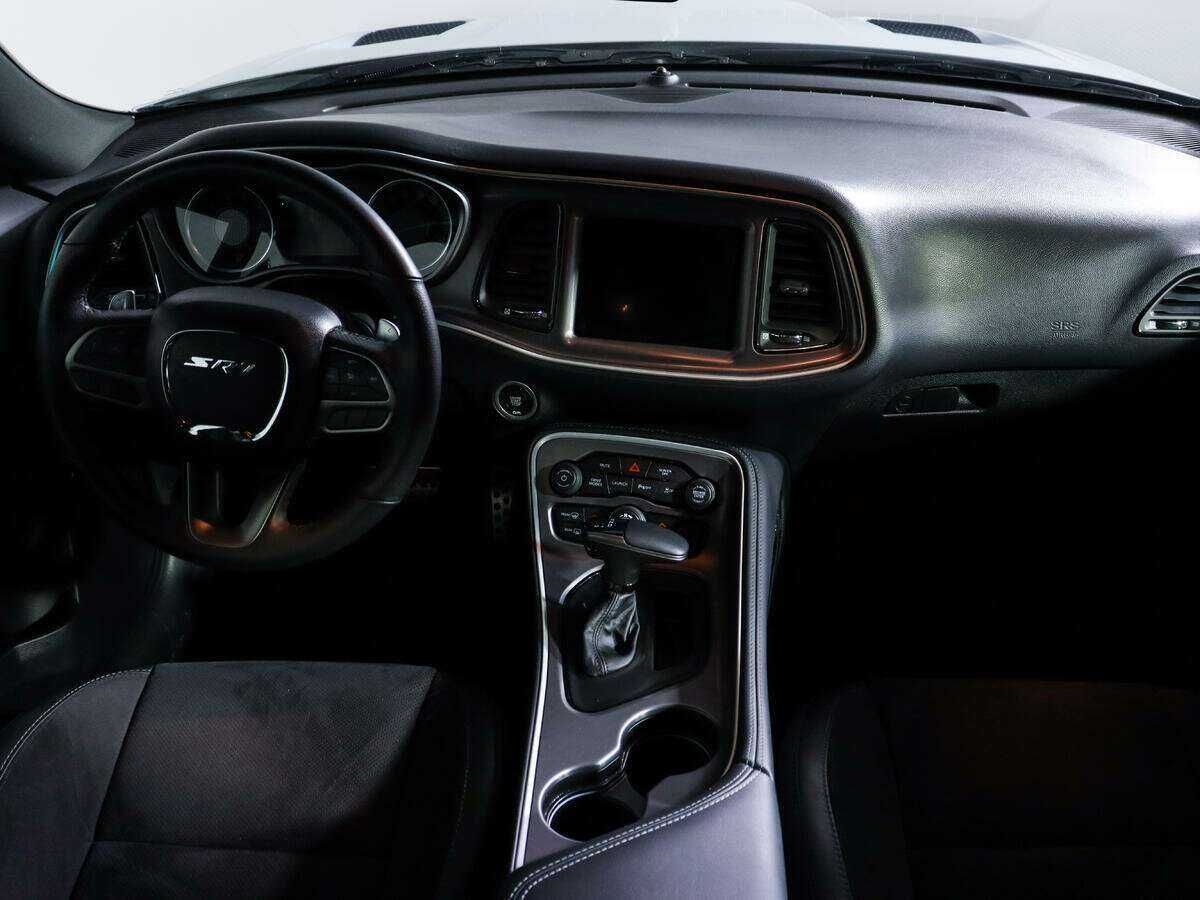 Dodge Challenger с пробегом — 2021 год. Фото: #10