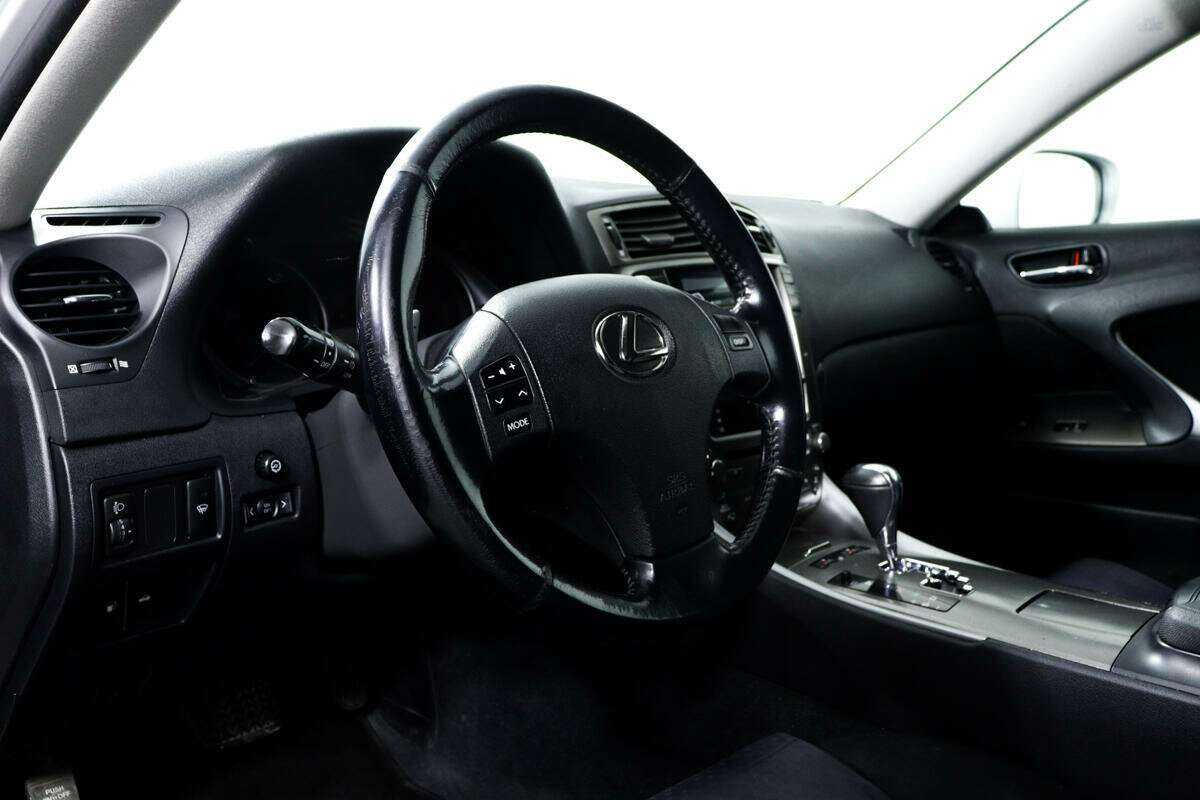 Lexus IS с пробегом — 2007 год. Фото: #12