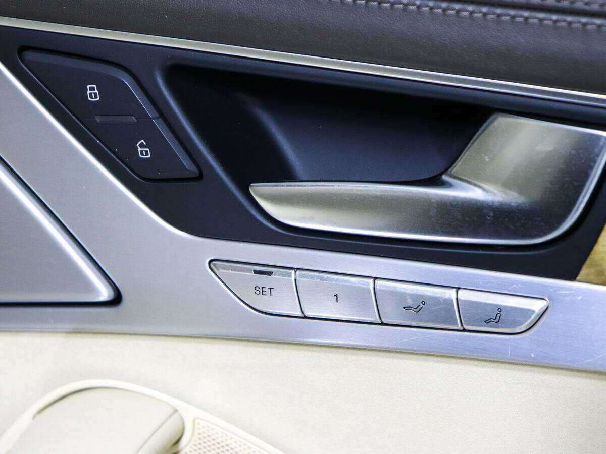 Audi A8 с пробегом — 2010 год. Фото: #23