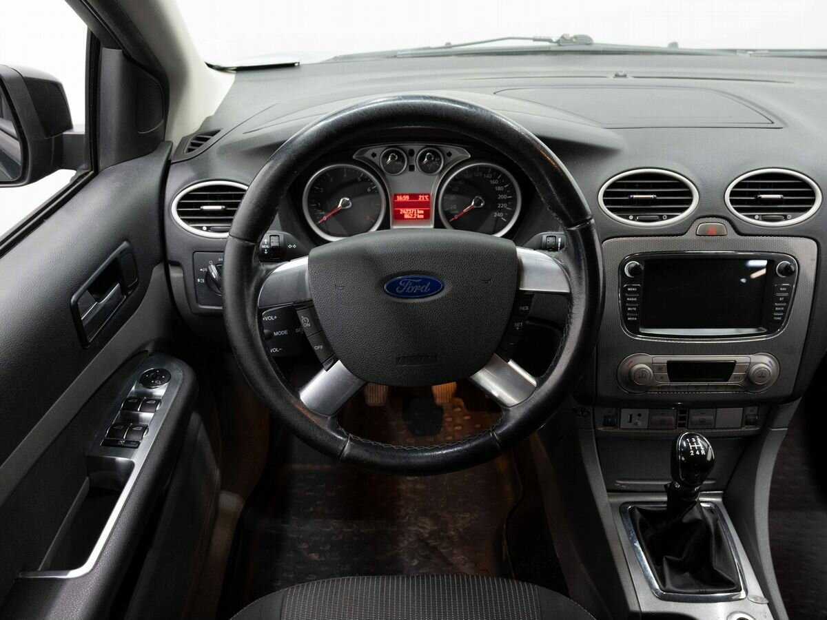 Ford Focus с пробегом — 2010 год. Фото: #13