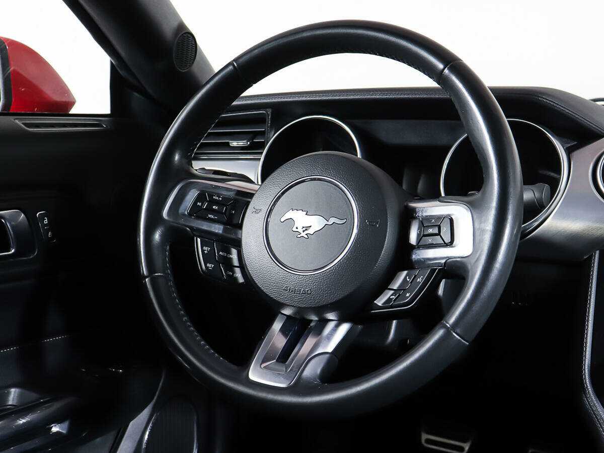 Ford Mustang с пробегом — 2020 год. Фото: #14