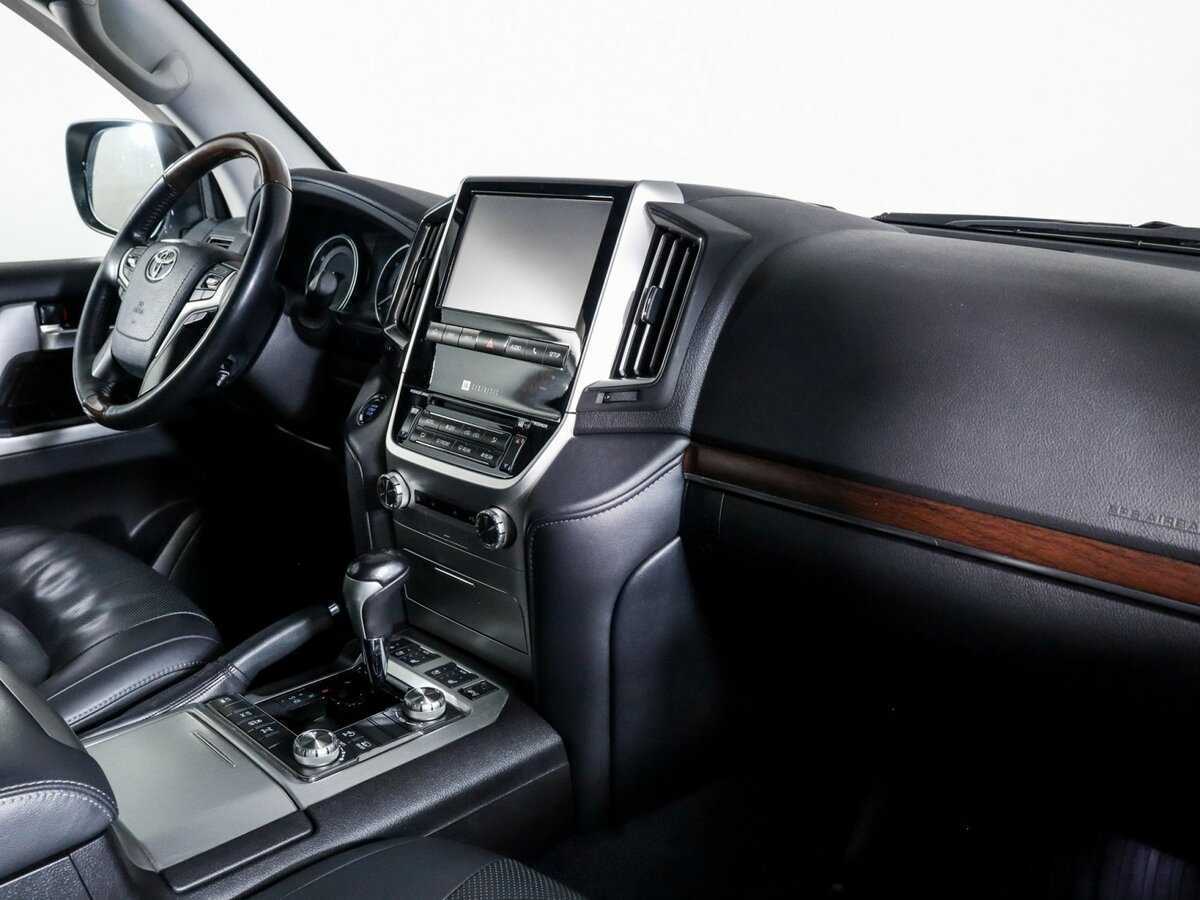 Toyota Land Cruiser с пробегом — 2016 год. Фото: #8