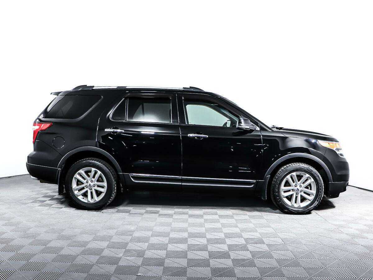 Ford Explorer с пробегом — 2011 год. Фото: #2
