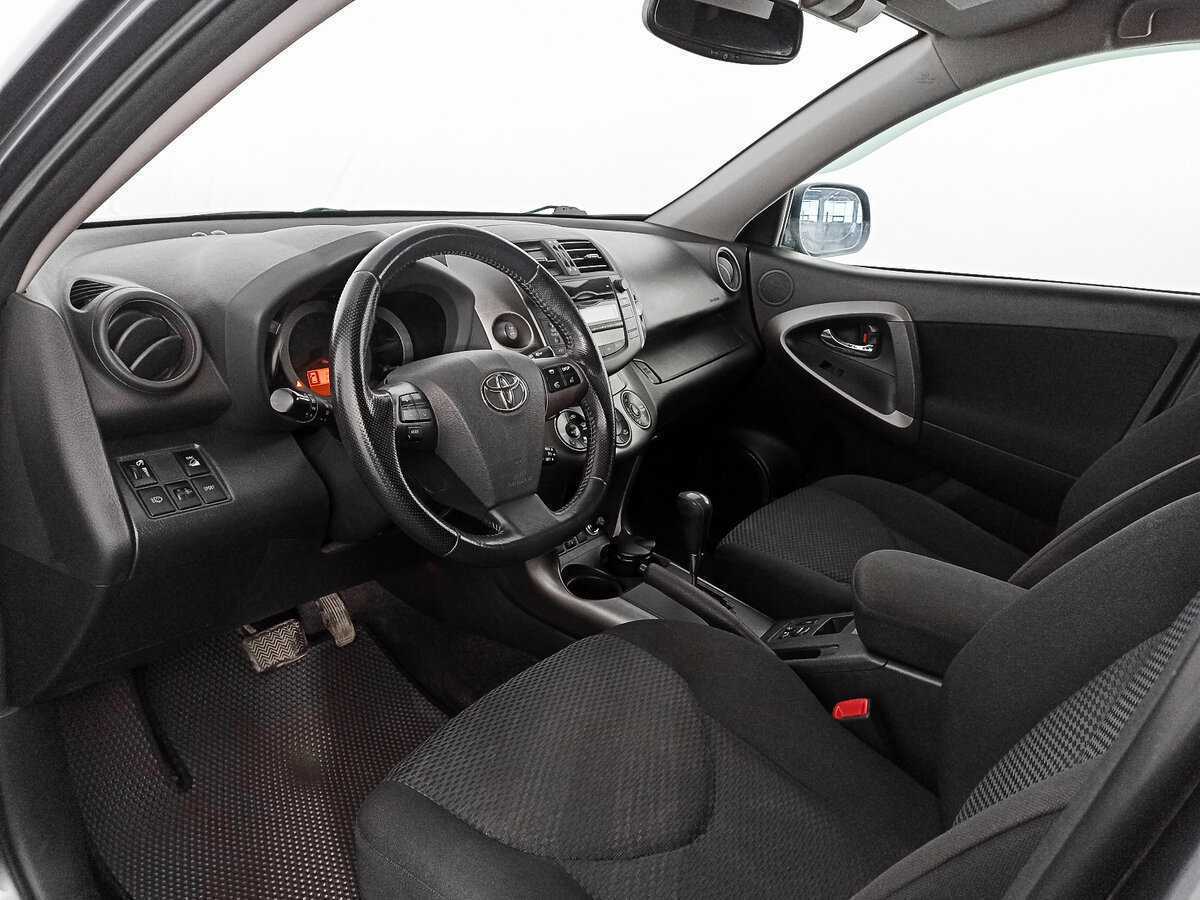 Toyota RAV4 с пробегом — 2011 год. Фото: #13