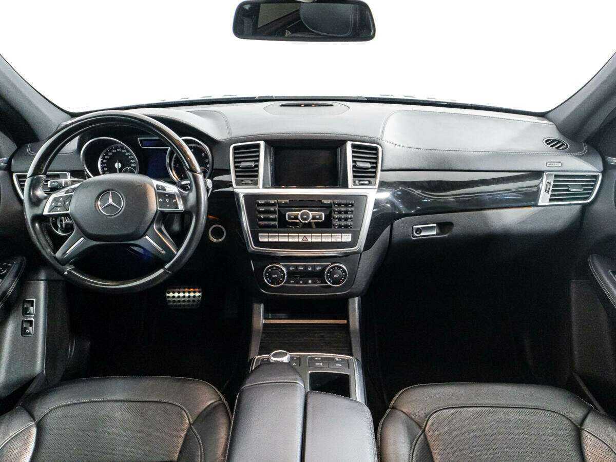 Mercedes-Benz GL-Класс с пробегом — 2015 год. Фото: #12