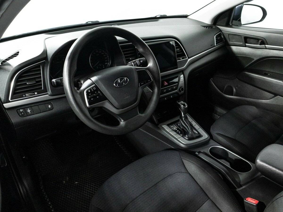 Hyundai Elantra с пробегом — 2016 год. Фото: #10