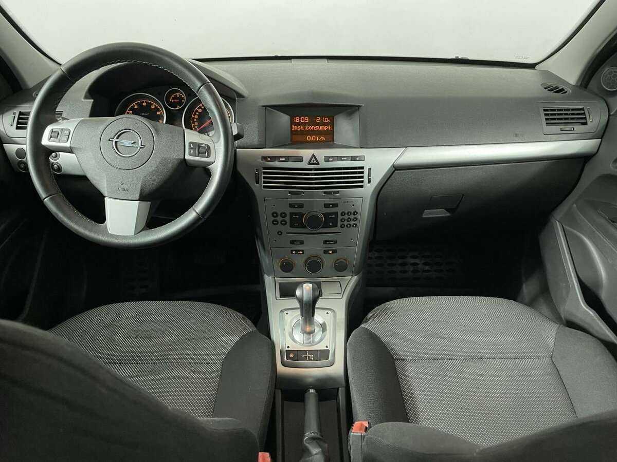 Opel Astra с пробегом — 2010 год. Фото: #5