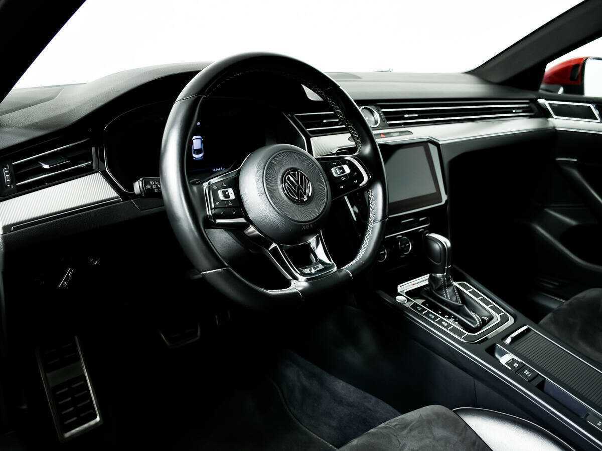 Volkswagen Arteon с пробегом — 2017 год. Фото: #12