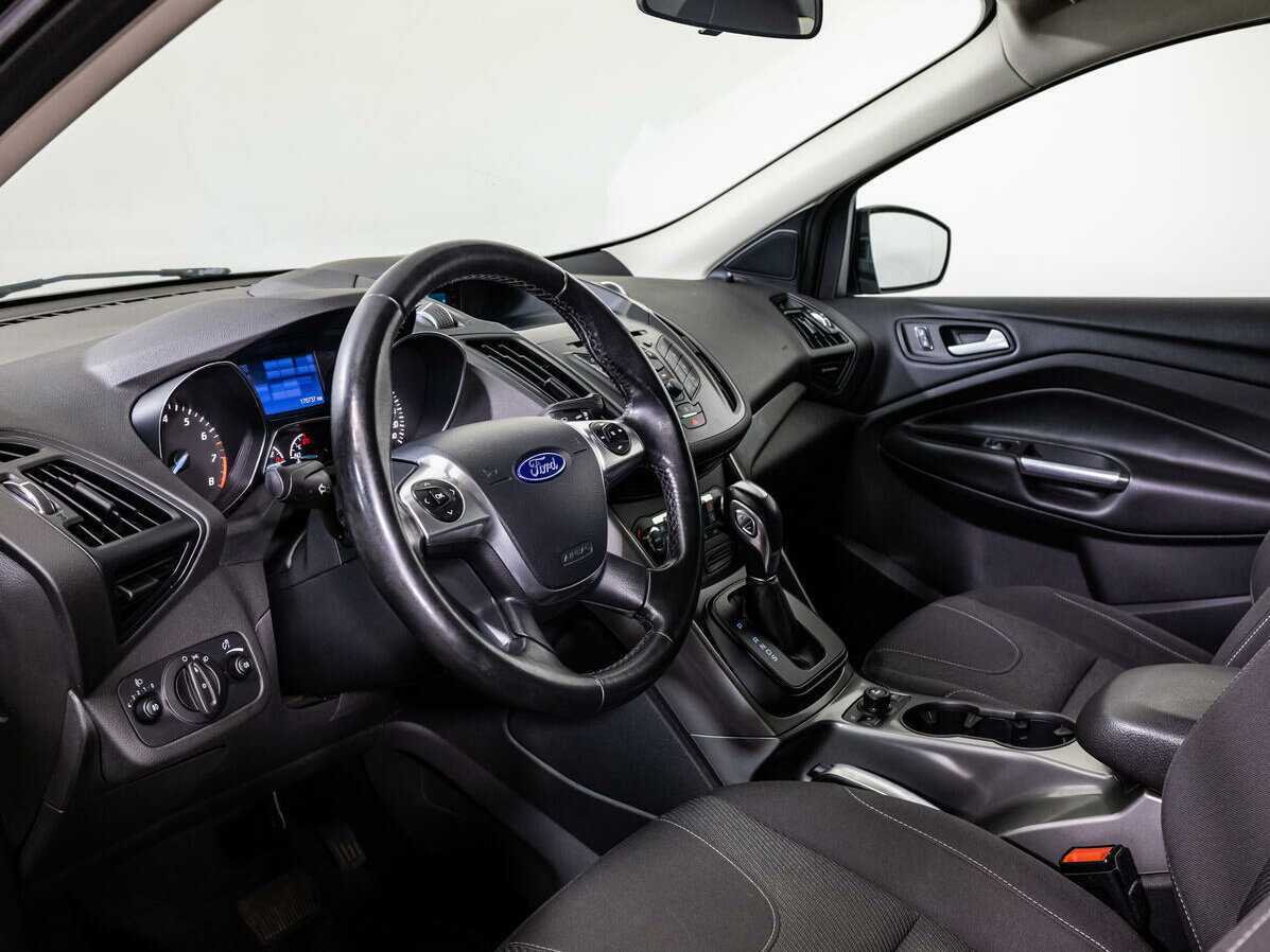 Ford Kuga с пробегом — 2014 год. Фото: #10