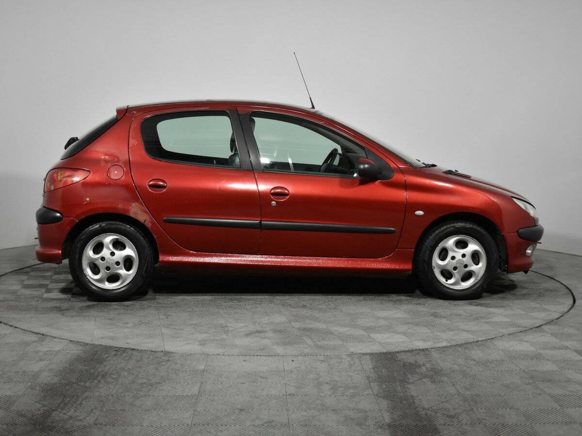 Peugeot 206 с пробегом — 2003 год. Фото: #3