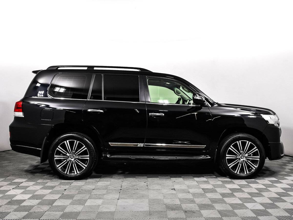Toyota Land Cruiser с пробегом — 2015 год. Фото: #3