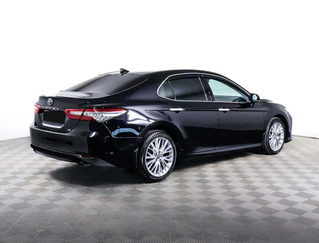 Toyota Camry с пробегом — 2019 год. Фото: #4