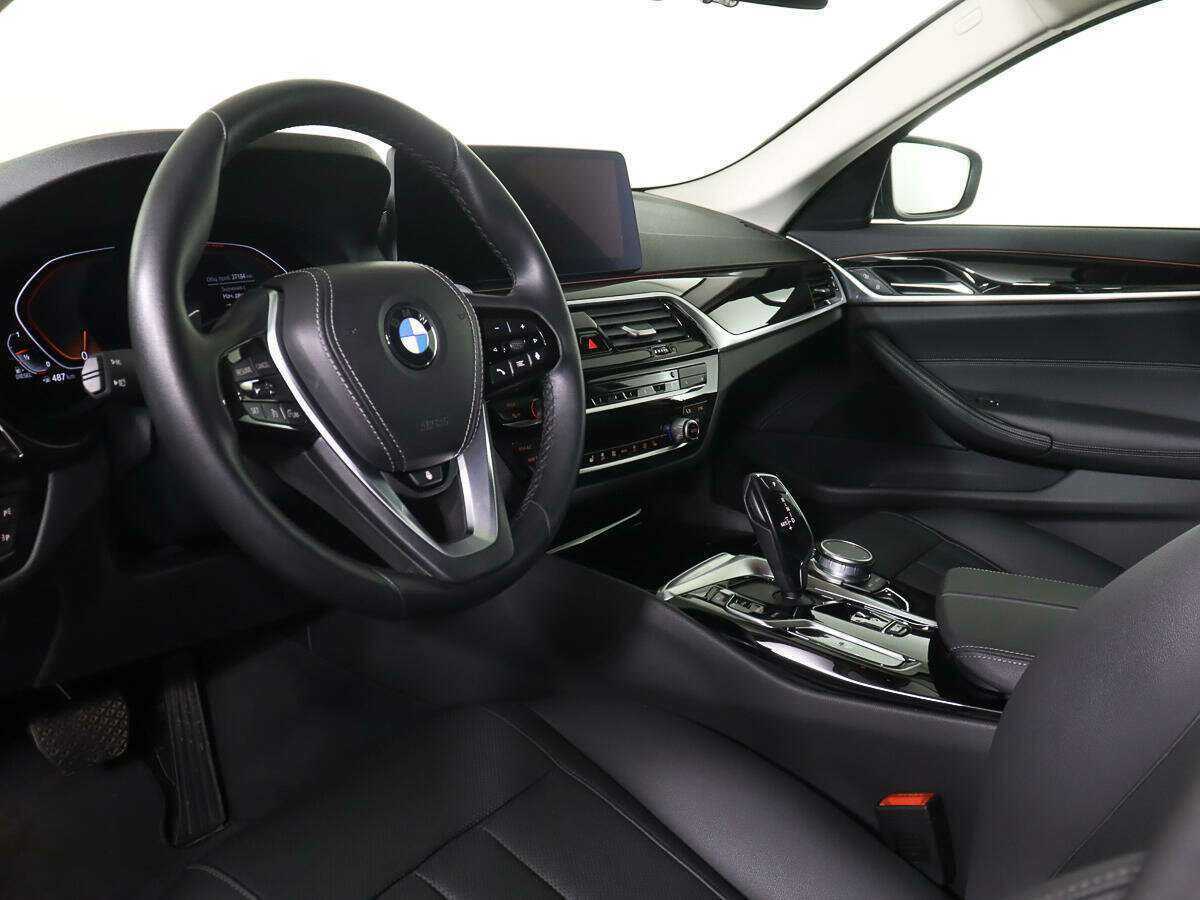 BMW 5 серии с пробегом — 2021 год. Фото: #12