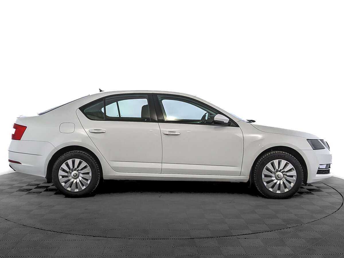 Skoda Octavia с пробегом — 2020 год. Фото: #3