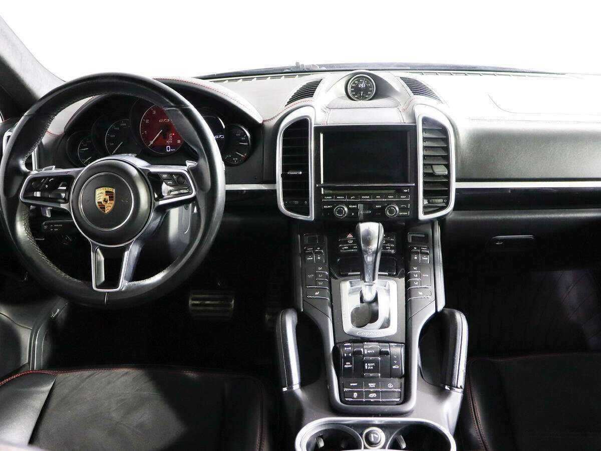 Porsche Cayenne с пробегом — 2015 год. Фото: #9