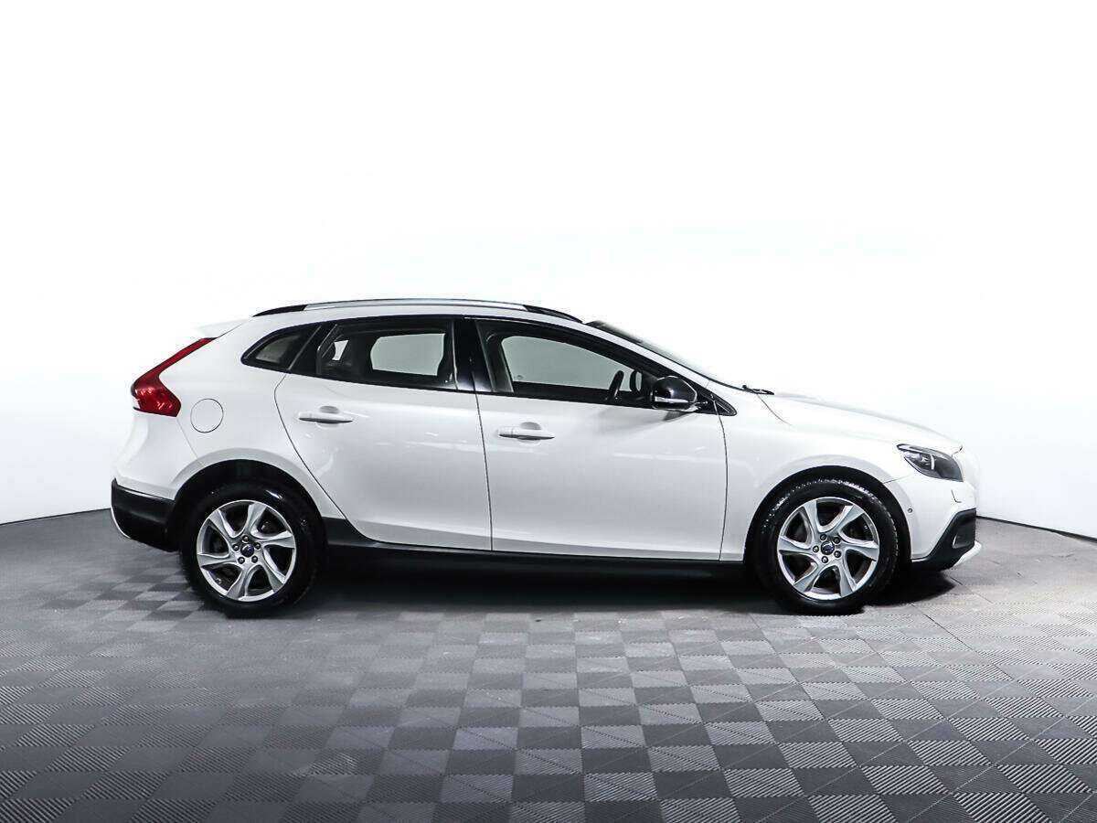 Volvo V40 Cross Country с пробегом — 2013 год. Фото: #3