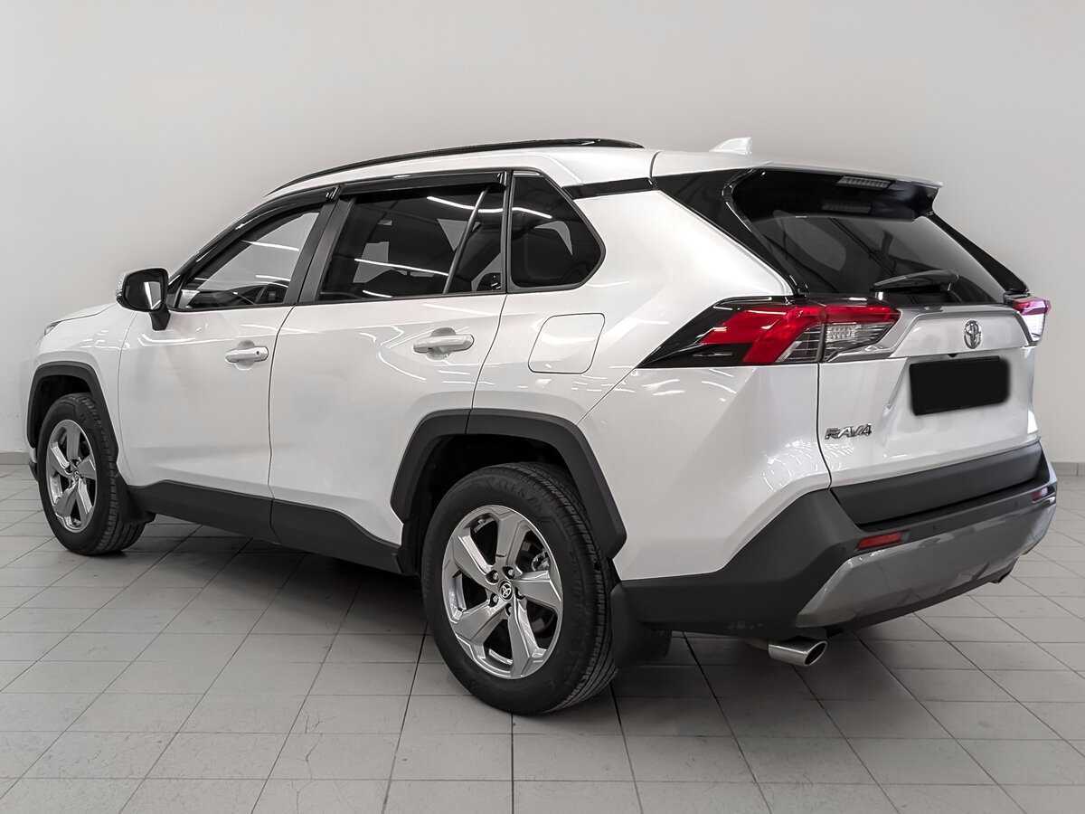 Toyota RAV4 с пробегом — 2021 год. Фото: #6