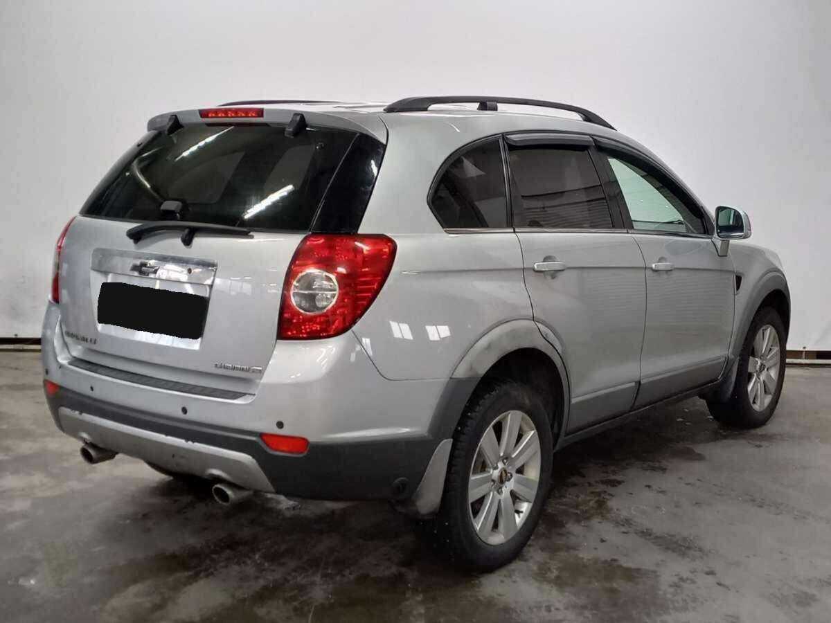 Chevrolet Captiva с пробегом — 2011 год. Фото: #4