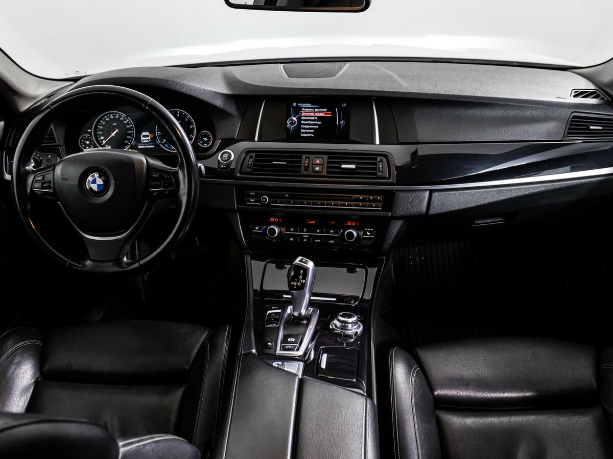 BMW 5 серии с пробегом — 2015 год. Фото: #9