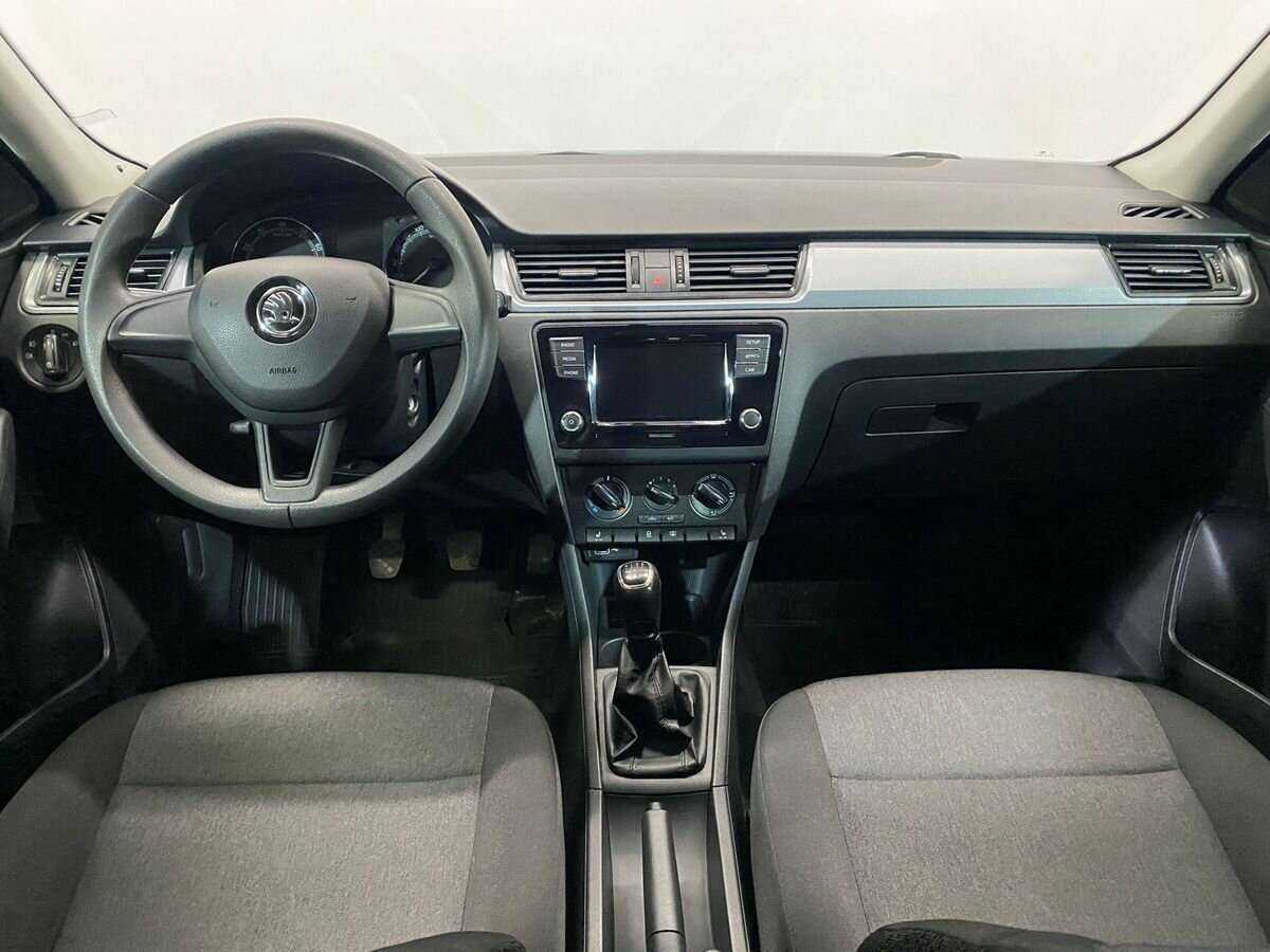Skoda Rapid с пробегом — 2018 год. Фото: #8
