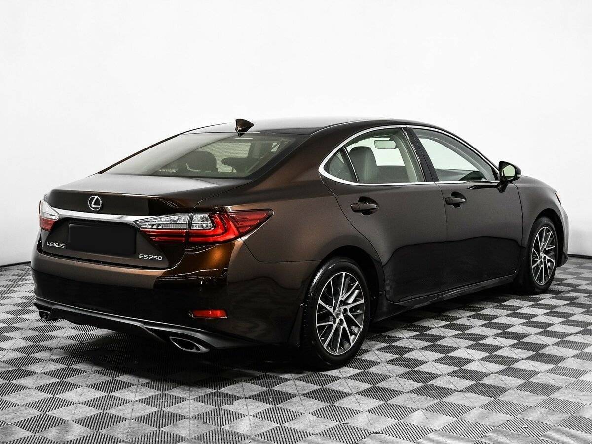 Lexus ES с пробегом — 2016 год. Фото: #4