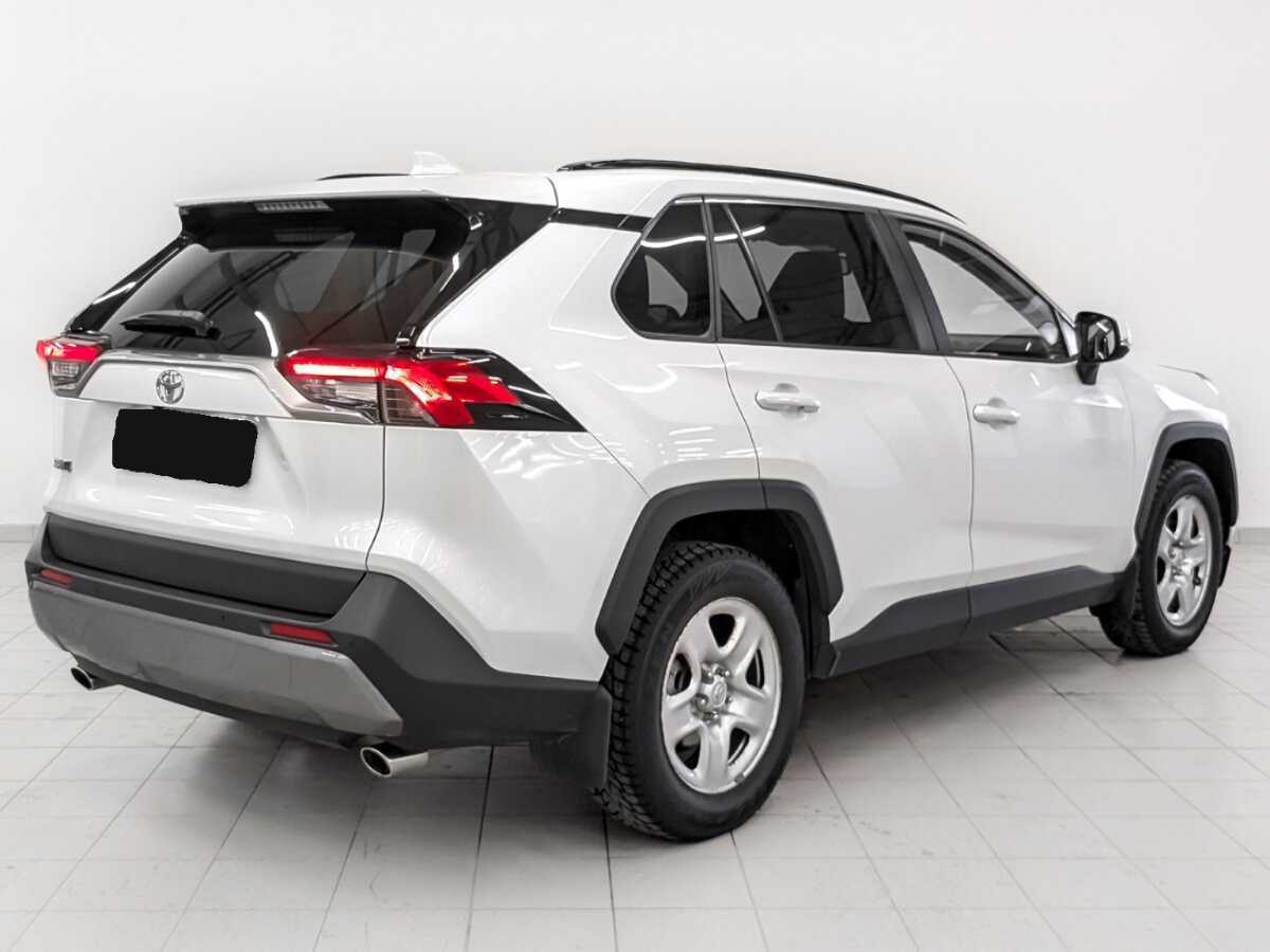 Toyota RAV4 с пробегом — 2021 год. Фото: #4