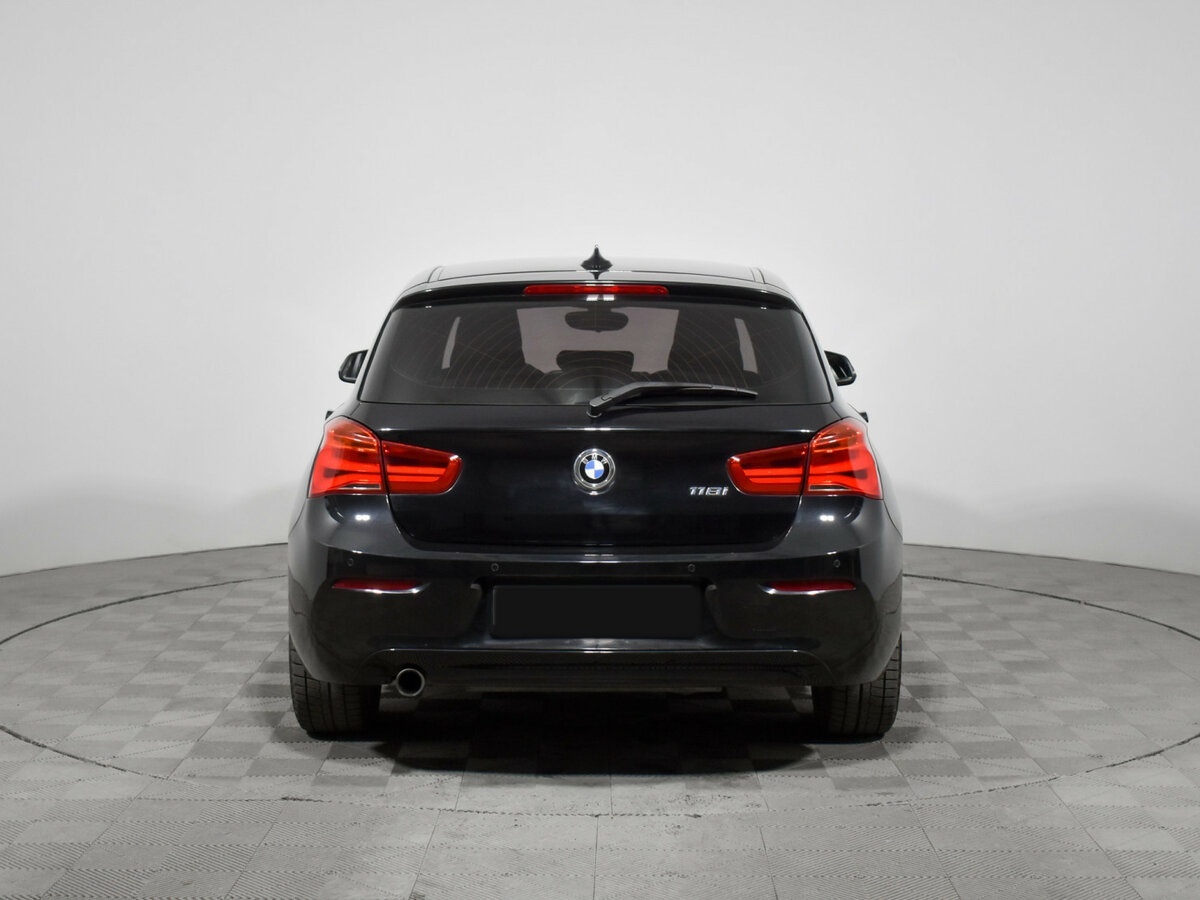 BMW 1 серии с пробегом — 2017 год. Фото: #5