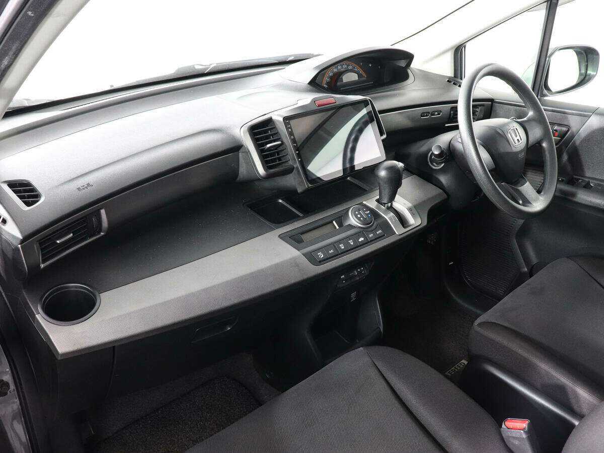Honda Freed с пробегом — 2010 год. Фото: #8