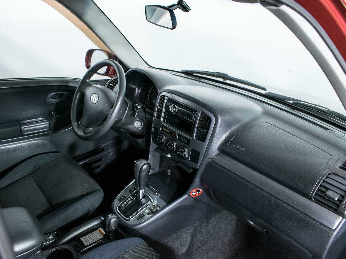 Suzuki Grand Vitara с пробегом — 2005 год. Фото: #8