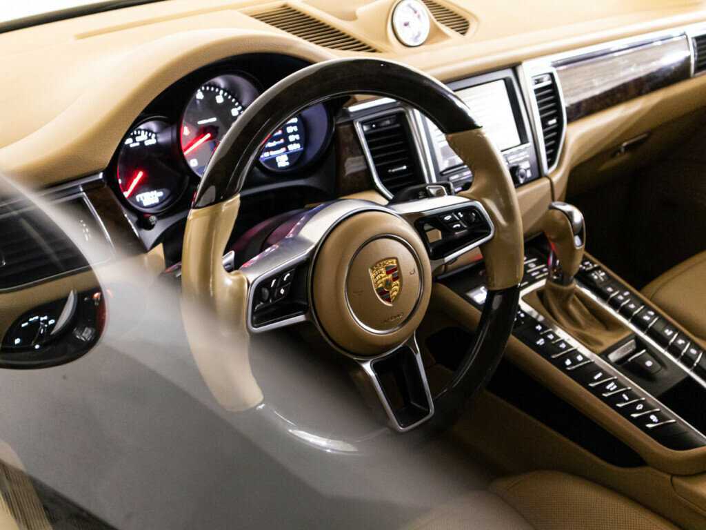 Porsche Macan с пробегом — 2014 год. Фото: #24