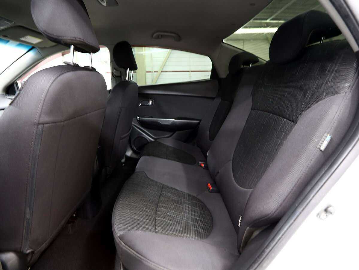 Kia Rio с пробегом — 2012 год. Фото: #19