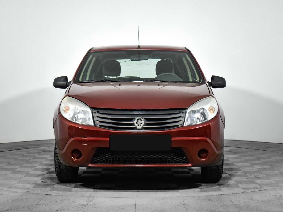 Renault Sandero с пробегом — 2011 год. Фото: #1