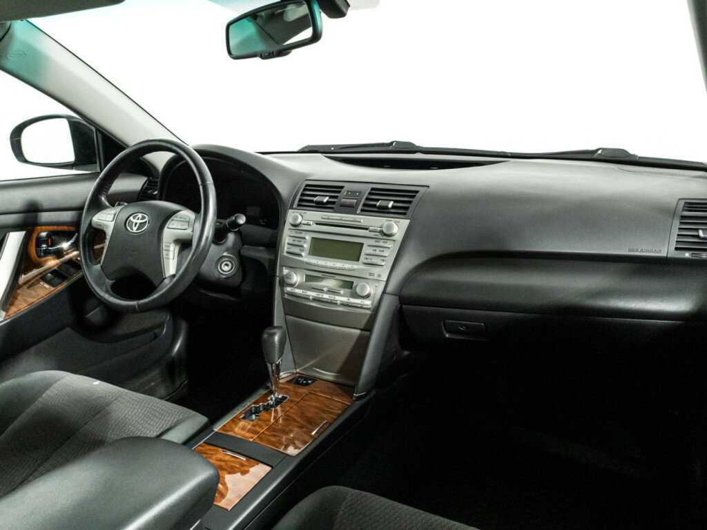 Toyota Camry с пробегом — 2010 год. Фото: #8