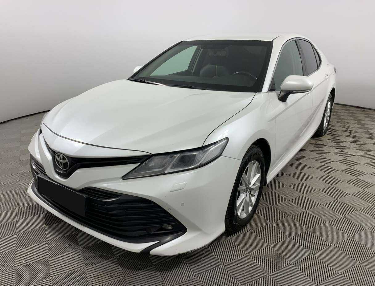 Toyota Camry с пробегом — 2020 год. Посмотреть фото