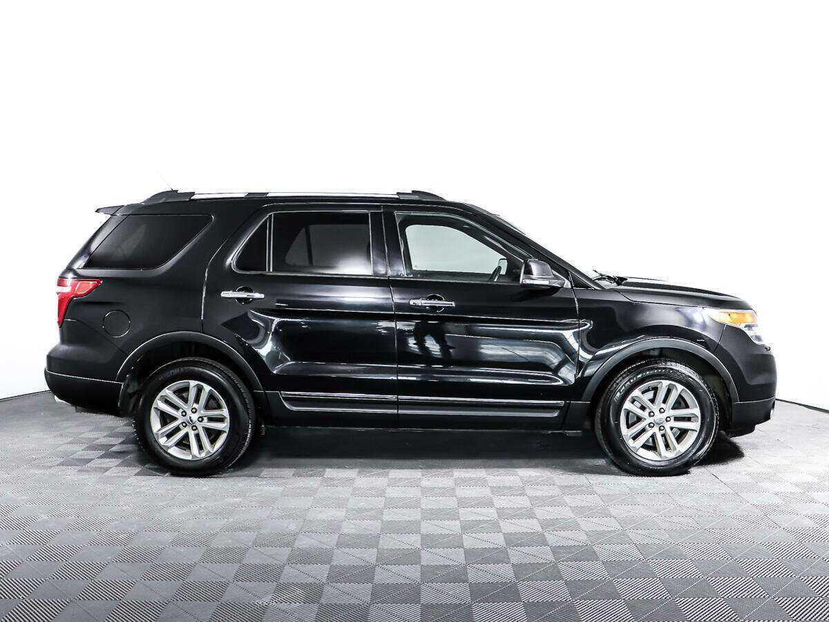 Ford Explorer с пробегом — 2014 год. Фото: #3